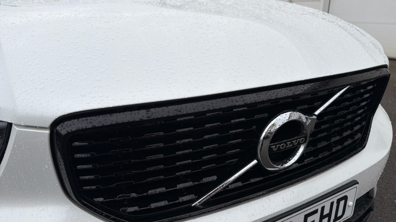 Volvo Xc40 2.0 D4 [190] R DESIGN Pro 5dr AWD Geartronic Diesel Estate